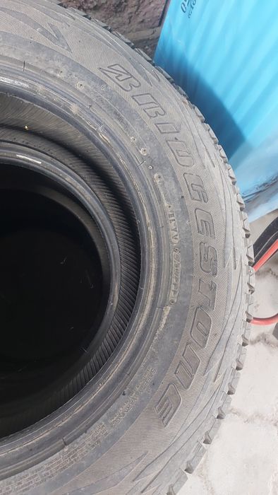 Продам 4 шины Bridgestone