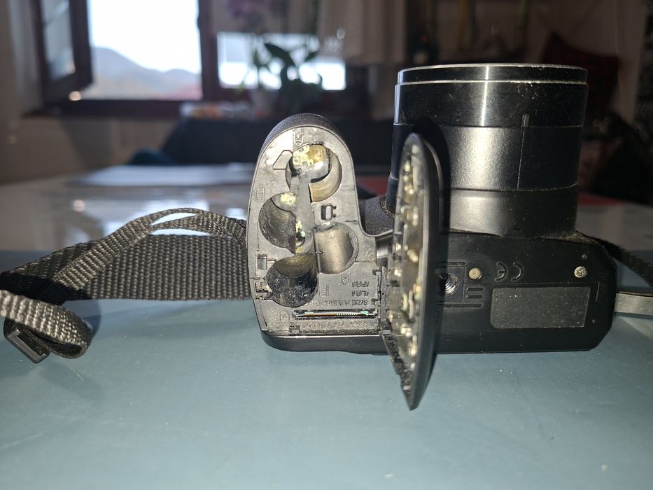 Fujifilm FinePix S2950, defect, pentru piese sau decor
