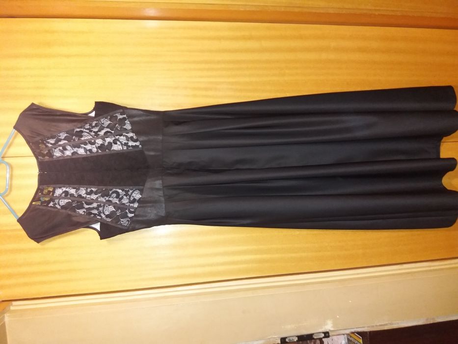 Официална рокля на "Ками-2000"Размер 50 . НОВА