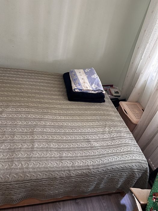 Mobilier cameră – pat din lemn cu saltea + dulap + canapea | Iași