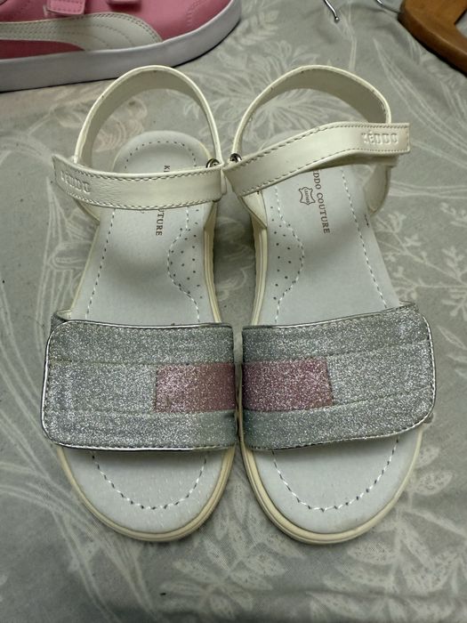 Продам детскую обувь