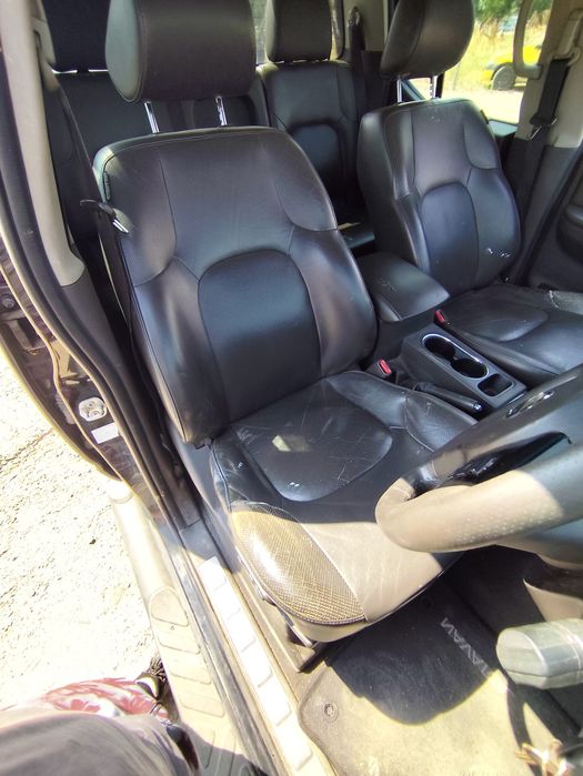 Nissan Navara TEKNA 2.5-DCI-190кс-2012г