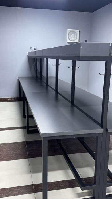 Стол для компьютерных клубов. Gamme club uchun mebellar. Stol