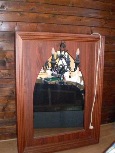 старино огледало  с черни кристали и осветление