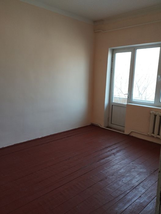 Оху кафеси якинида хонадан ижарага берилади