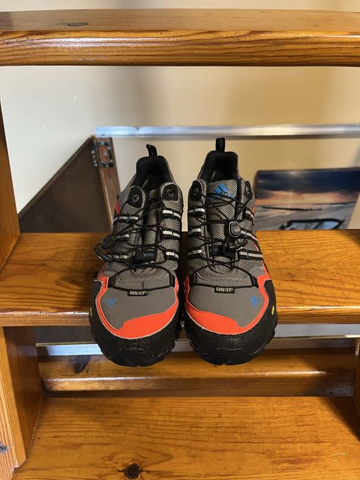 Маратонки Adidas унисекс номер 39