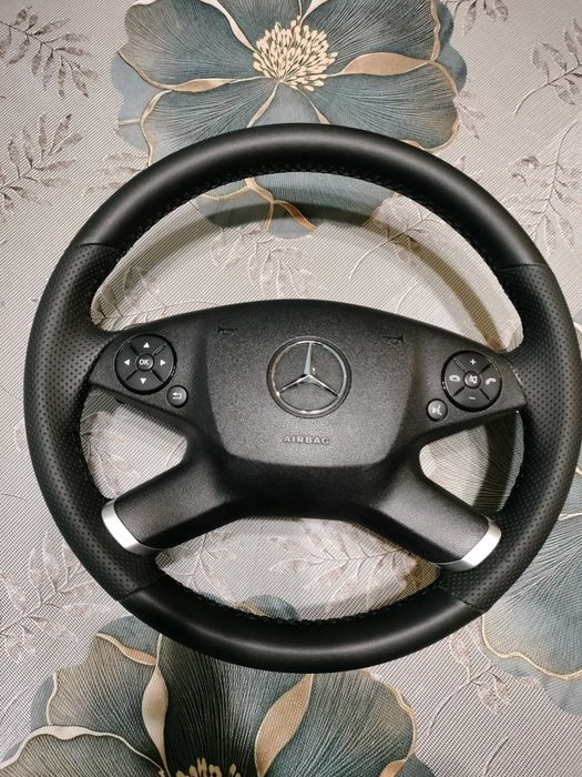Волан за Мерцедес W204  и W212 нова тапицерия перфектен