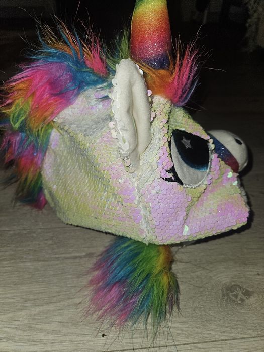 Vand caciula groasa Unicorn cu paiete