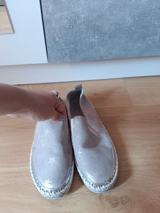 Продам слипоны женские