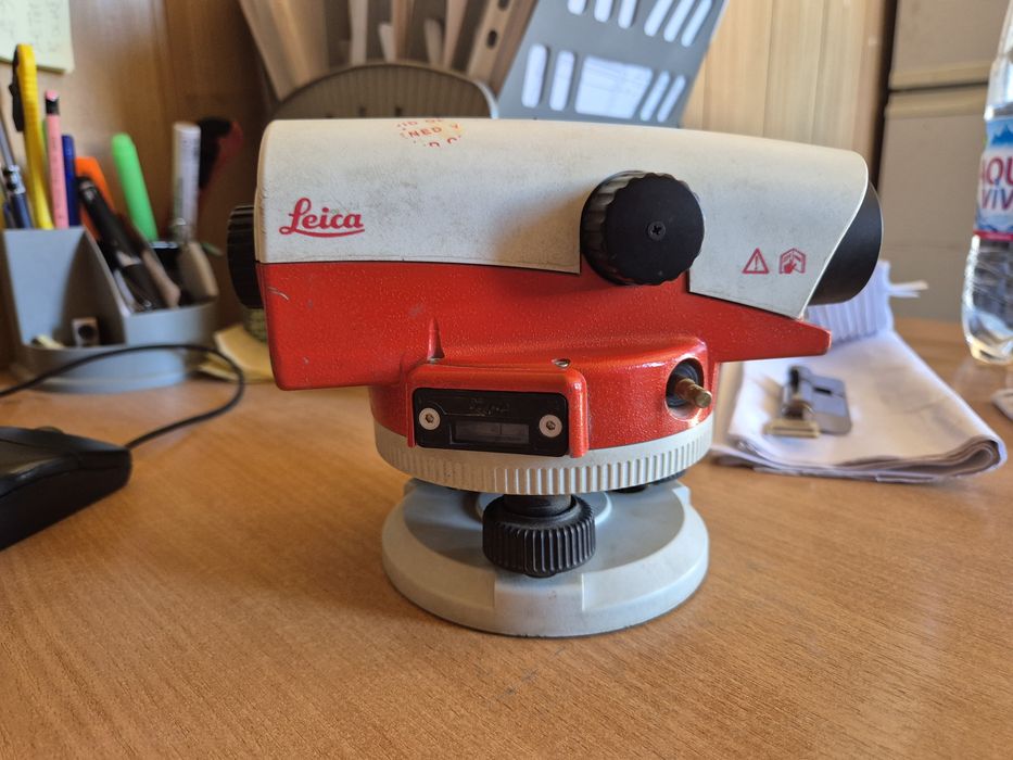 Нивелир leica NA728