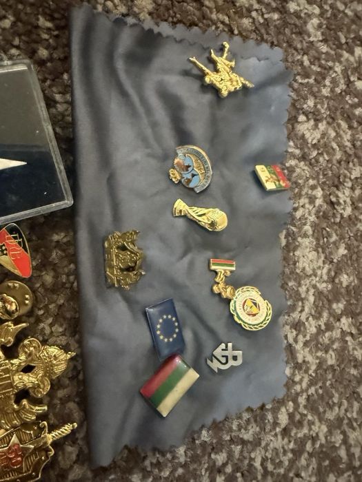 Колекция стари  значки+плакети+ключодържатели