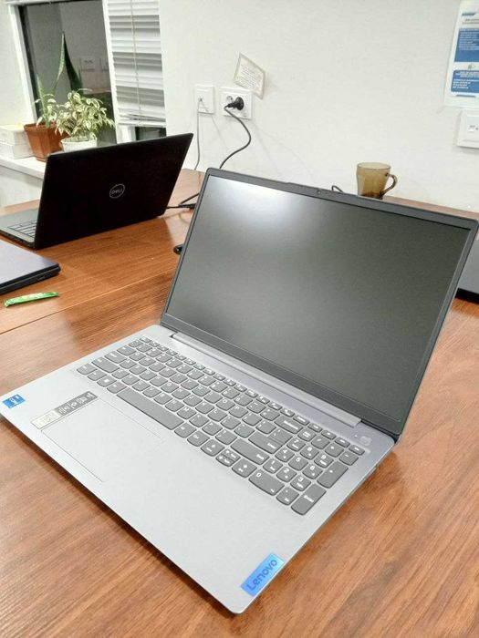 Lenovo intel i7 11-avlod, 8/256, 15.6 Notebook noutbuk ноутбук