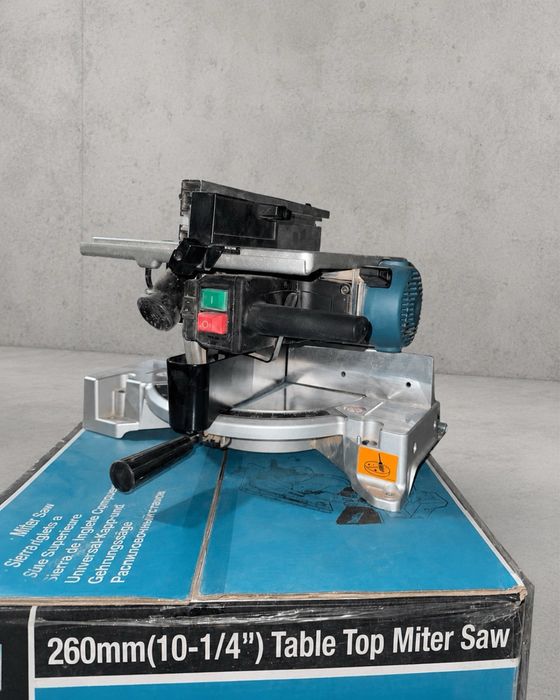 Торцовочная пила Makita