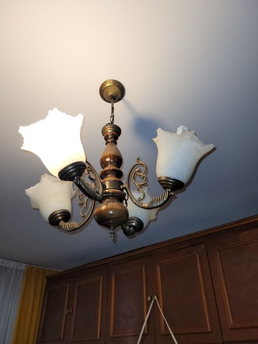 Lustră din lemn masiv și bronz