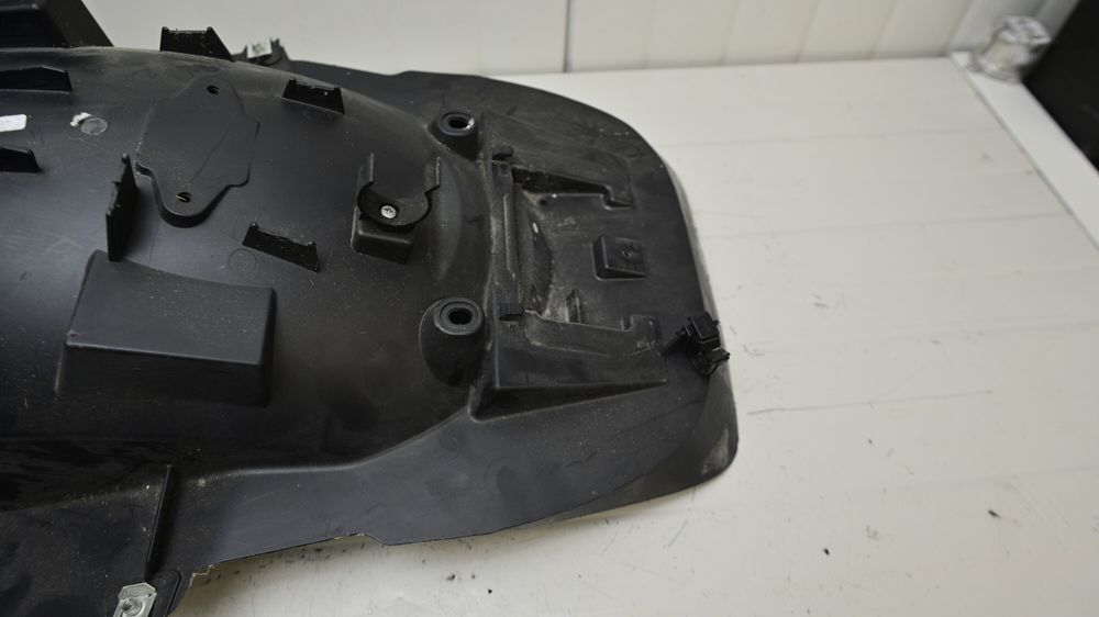 Undertail Plastic Roata Spate BMW R1200RT 2014 - 2017