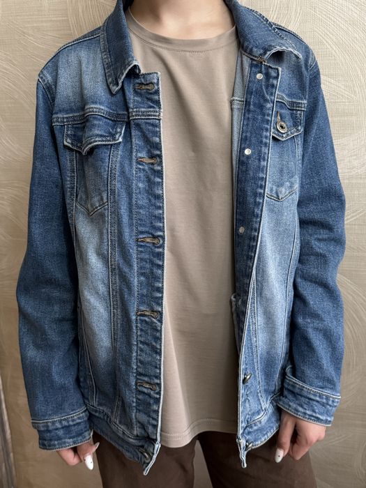 Продам две джинсовки женские