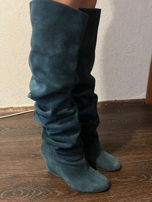 Отличные замшевые ботфорты