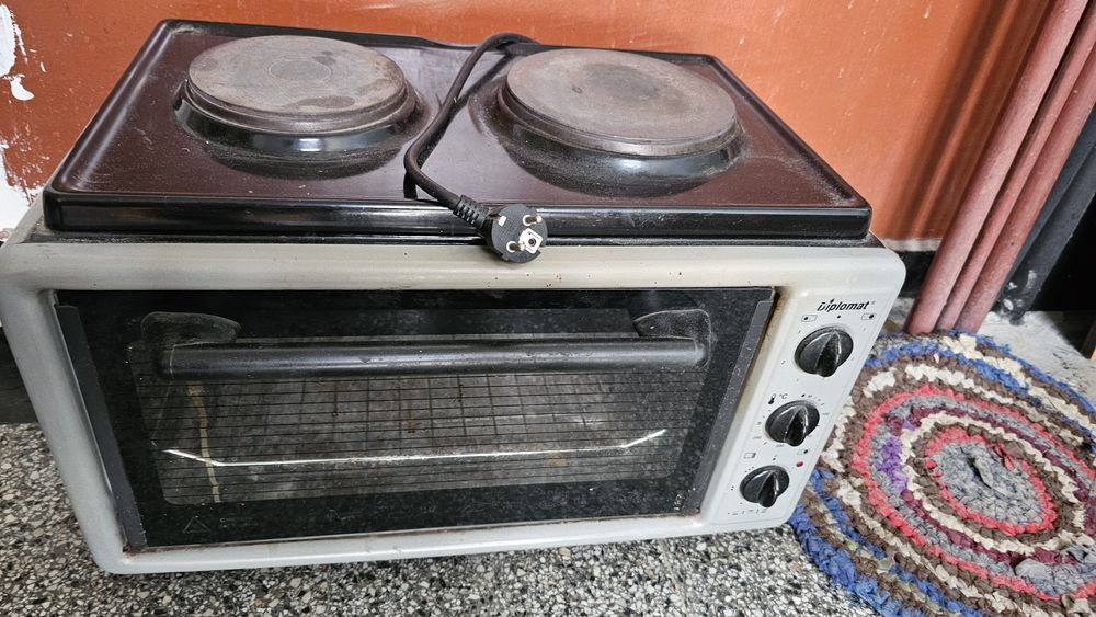 Продавам печка Дипломат