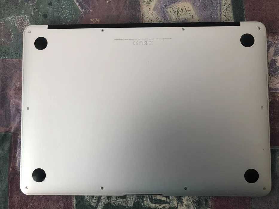 MacBook Air 13,3 '' 2018 i5 1,8 GHz, 8 GB, SSD 128 GB. CA NOU