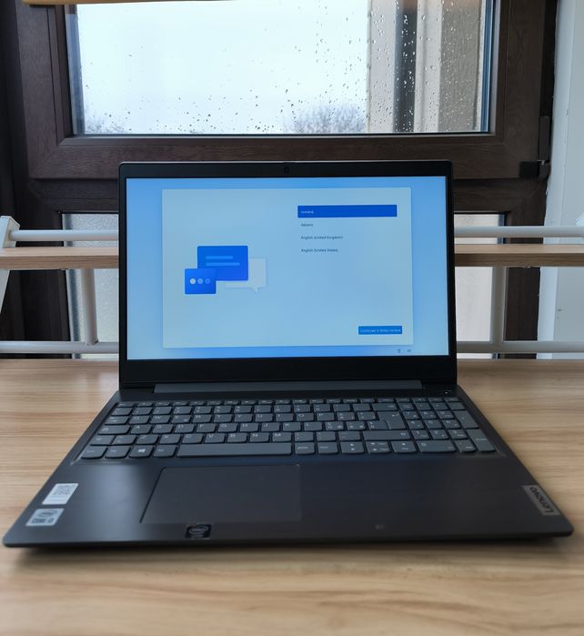 Laptop Lenovo – Intel i3, 12GB RAM, SSD 500GB, Windows Licentiat