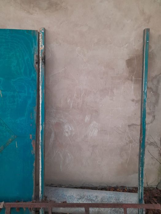 Дверь входная, металлическая