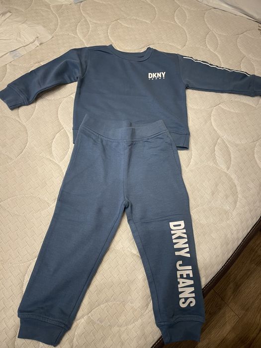 Compleu sport DKNY, 2 ani