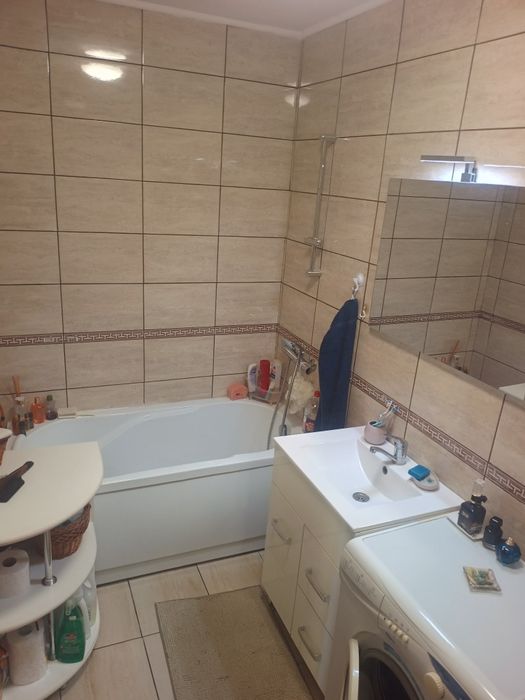 Apartament 2 camere, piața Traian(Vaslui),bloc 2020, etaj 3/4, 61 mp utili+ boxa 8mp.