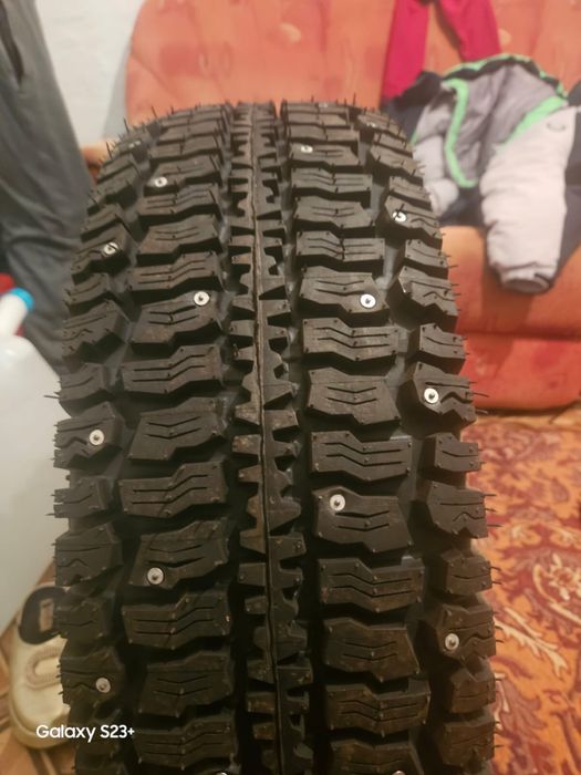 Продам шины на ниву