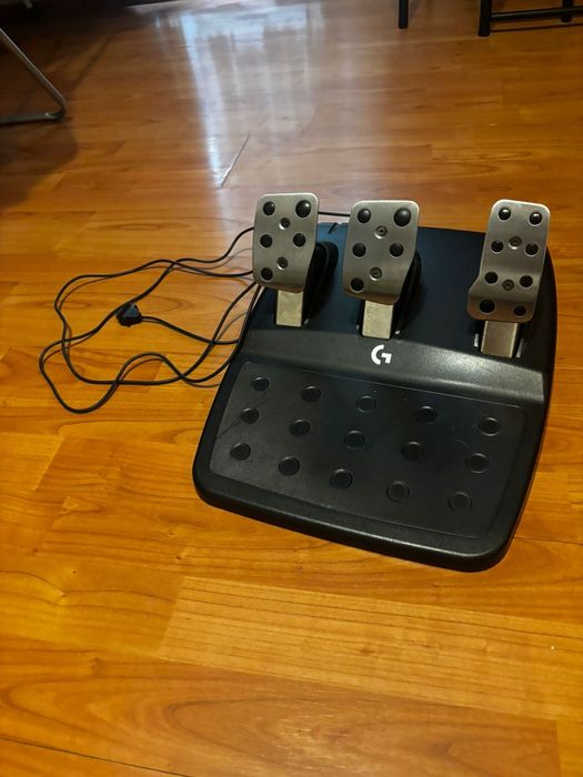 Volan cu pedale Logitech