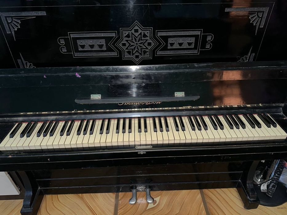 Продается пианино "РОСТОВ-ДОН" в хорошем состоянии