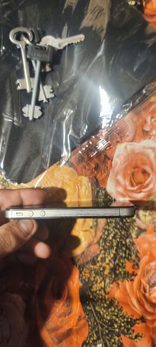 Айфон 4s нужна помощь
