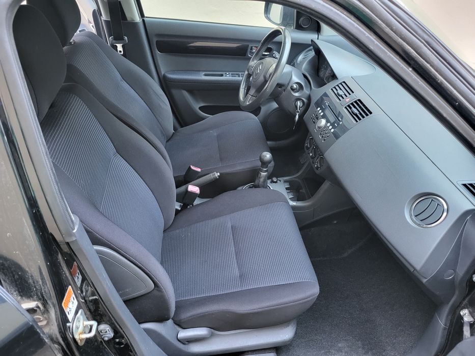Suzuki swift 4x4 1.3 benzina 162000 km 2008  Încălzire scaune Carlig