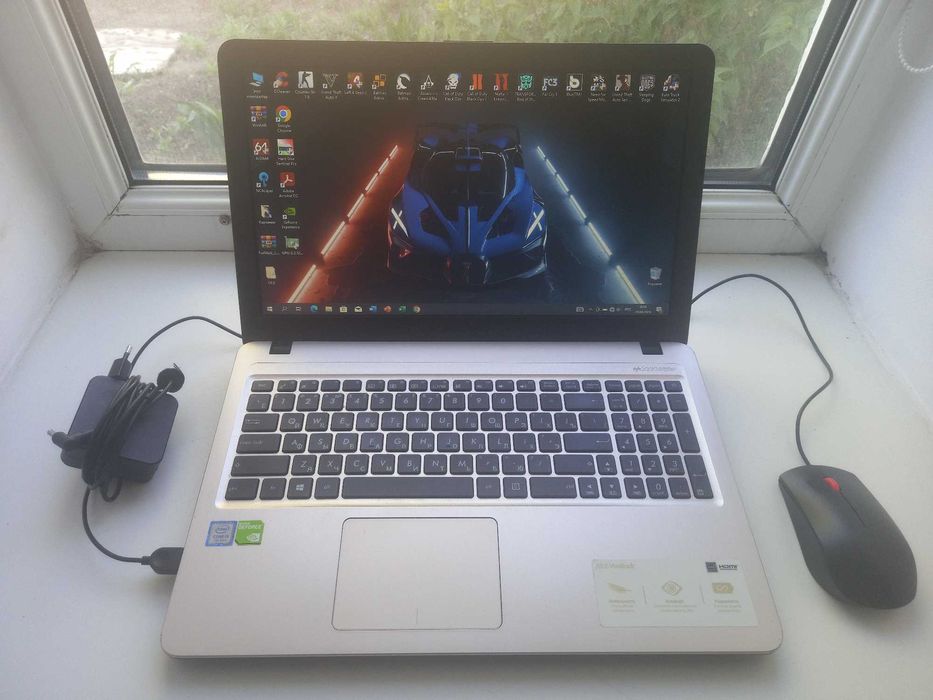 ASUS VivoBook.Core i3-7020U.2.3GHz.8GB ОЗУ.500GB HDD.NVIDIA MX110 2GB!
