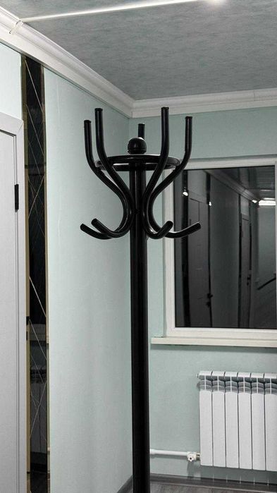 Продается вешалка для одежд