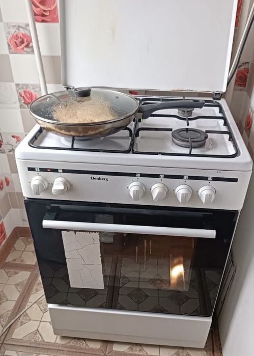 Продам газ плиту