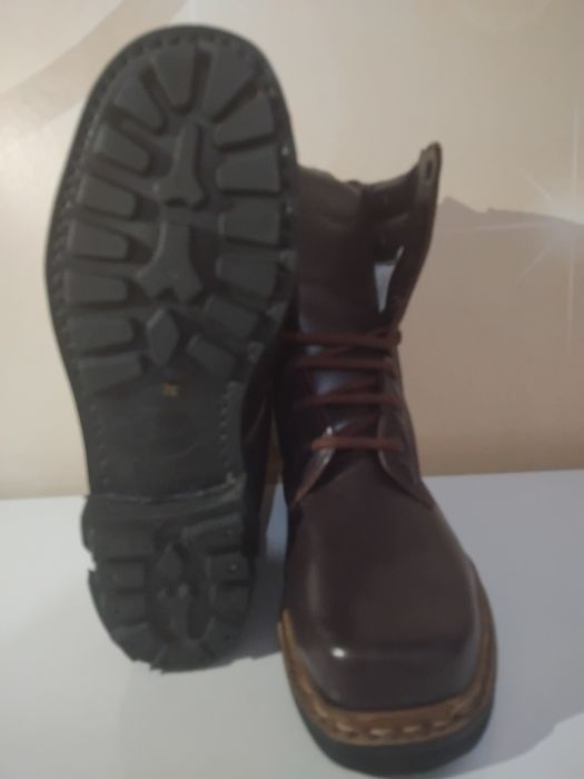 Bocanci piele bovina