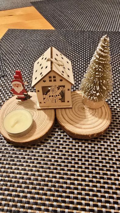 Коледна свещ с украса