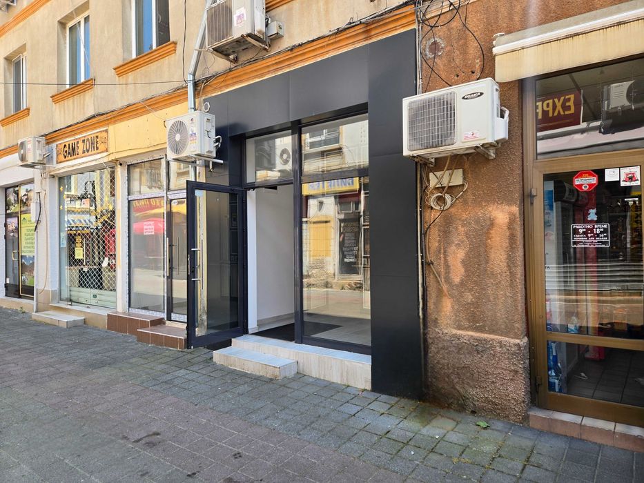 Дава се под наем Офис в Пазарджик, Окръжна болница - 38 кв.м за 75807.93 € - Снимка #1