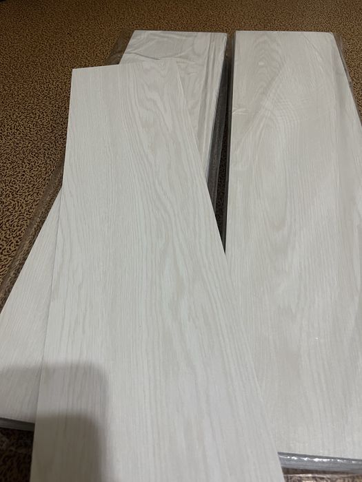 Самоклеющийся ламинат