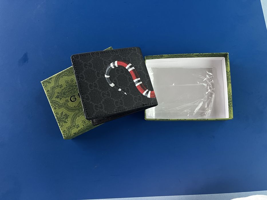 Vând portofel Gucci