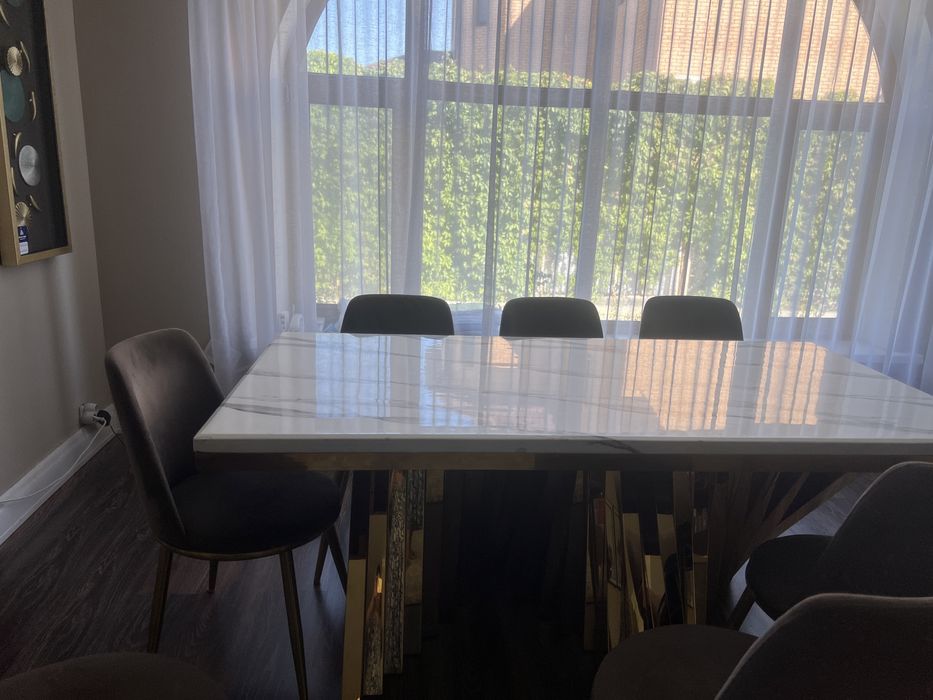 Стол со стульями