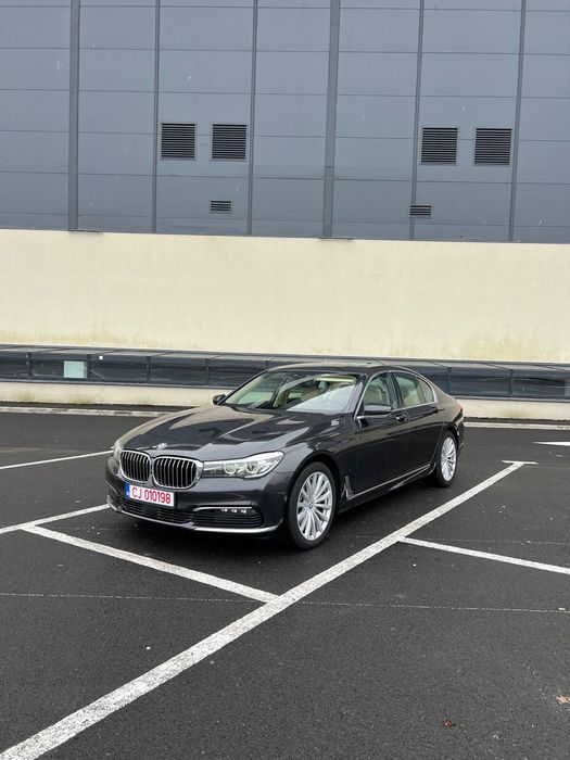 BMW Seria 7 Primul proprietar in tara , masina este in stare perfecta .