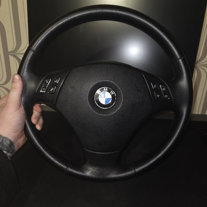 BMW E90 Мултиволан