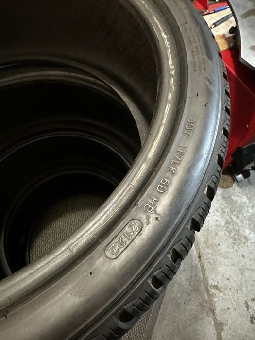 Set Complet 245/35 R20 275/30 R20 - Hankook Winter I Cept Evo 3 Oferta