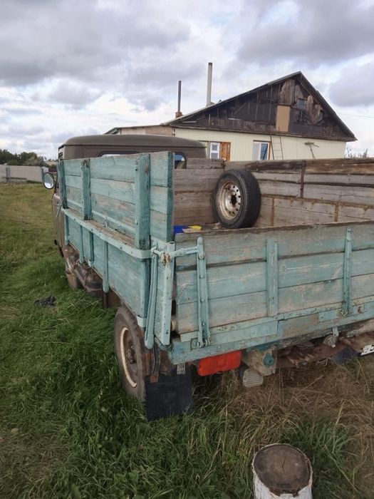 Продам УАЗ бортовой