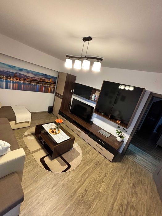 De vânzare aparteman 2 Camere, zona Dâmbu