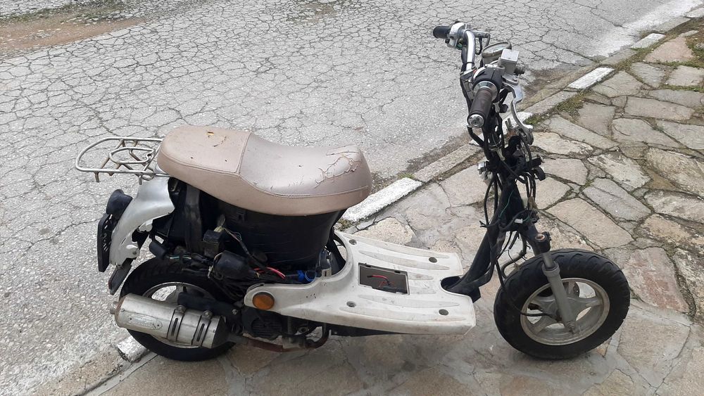Скутер     50см³