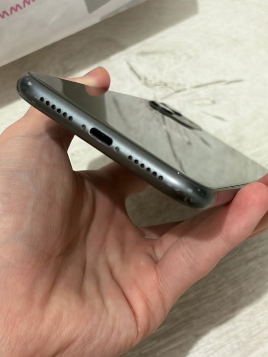 Iphone 11 64гб 76% акум