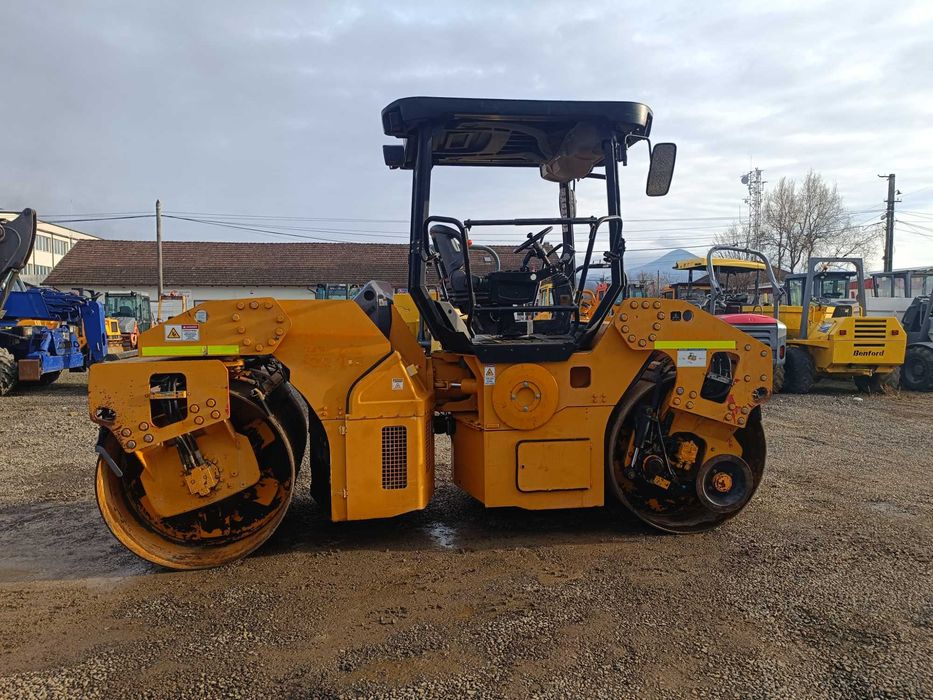 Cilindru compactor asfalt Dynapac CC224HF, 8 tone, 2012