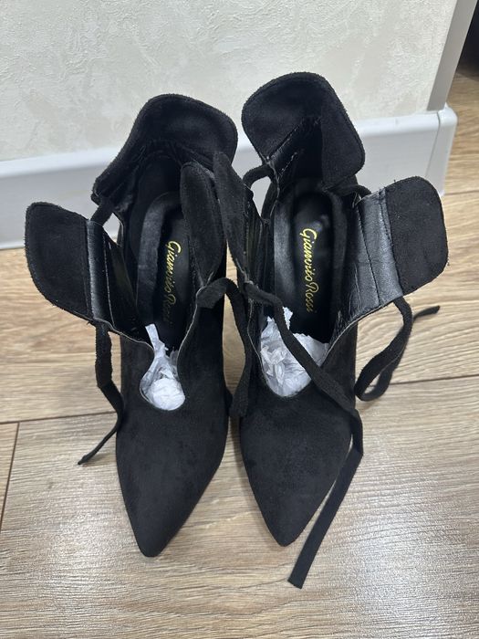 Женская обувь Замшевые ботильоны